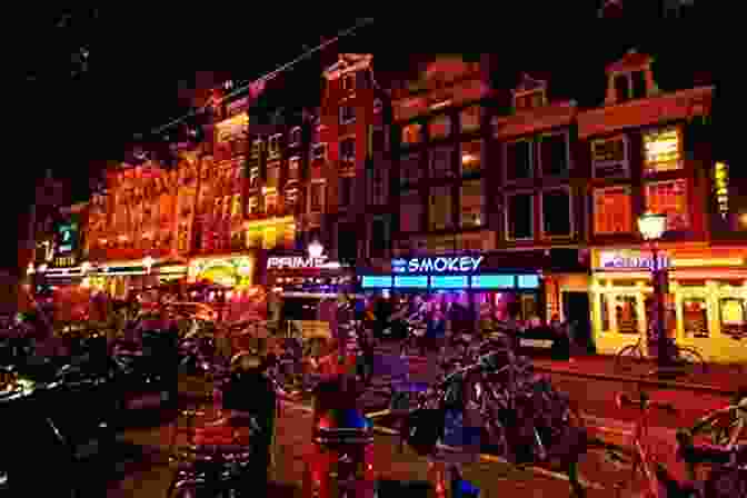 The Lively Rembrandtplein, A Hub Of Nightlife And Entertainment In Amsterdam Fun Things To Do In Amsterdam